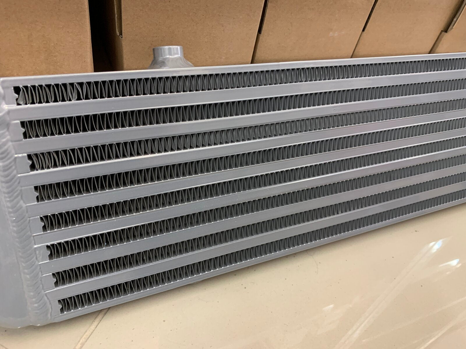 Интеркулер 550х140х65 вход 63мм, TurboWorks